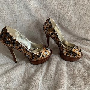 Sequenced Gold/Black Stiletto High Heels. Size 8
